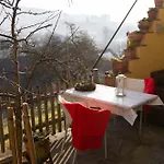 Gemuetliche Gartenwohnung Mit Altstadtblick Apartmán *