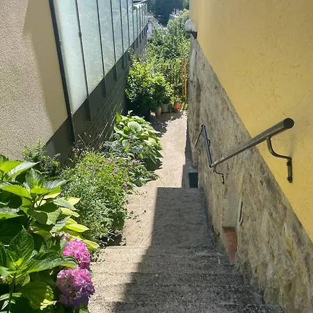 Gemuetliche Gartenwohnung Mit Altstadtblick Appartement